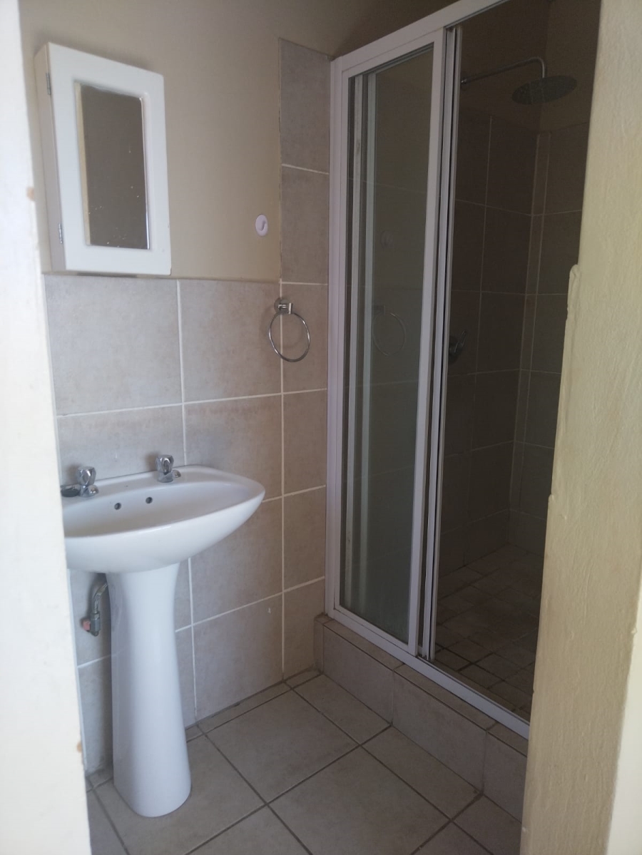 3 Bedroom Property for Sale in Noordwyk Gauteng