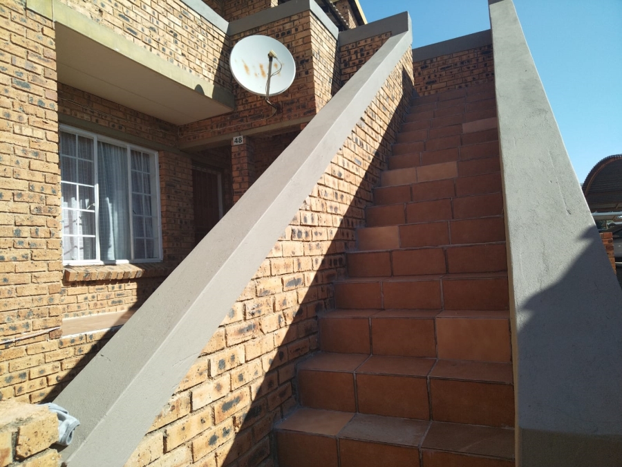 3 Bedroom Property for Sale in Noordwyk Gauteng