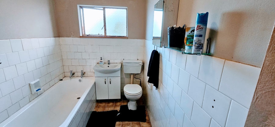 3 Bedroom Property for Sale in Three Rivers Proper Gauteng