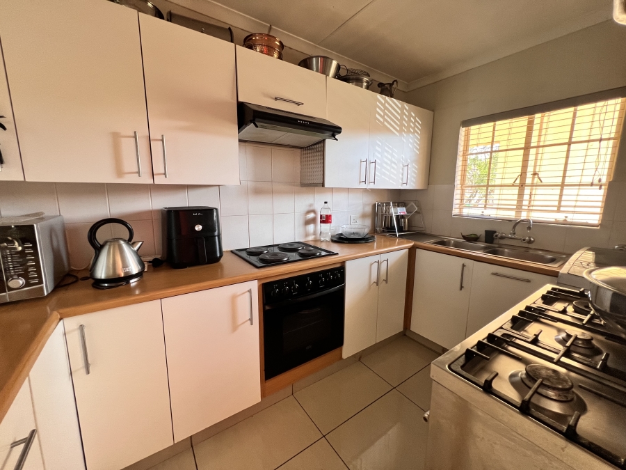 2 Bedroom Property for Sale in Noordwyk Gauteng