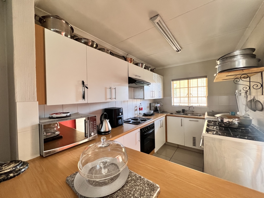 2 Bedroom Property for Sale in Noordwyk Gauteng