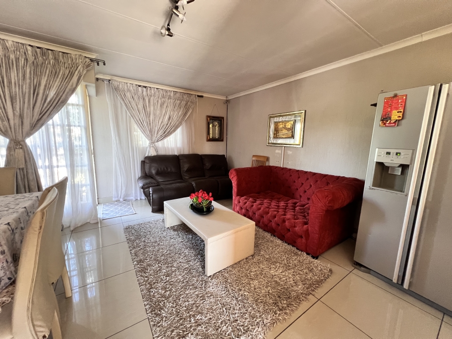 2 Bedroom Property for Sale in Noordwyk Gauteng