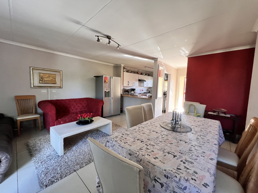 2 Bedroom Property for Sale in Noordwyk Gauteng