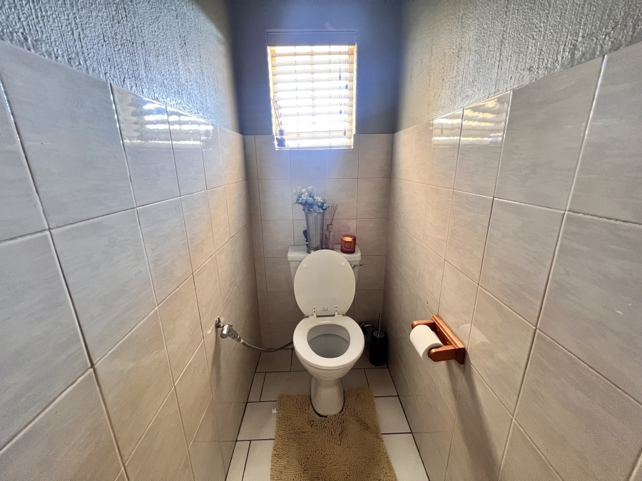 2 Bedroom Property for Sale in Noordwyk Gauteng