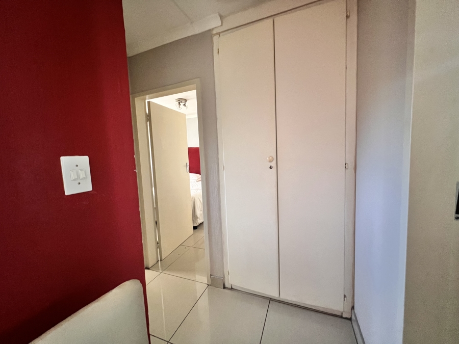 2 Bedroom Property for Sale in Noordwyk Gauteng