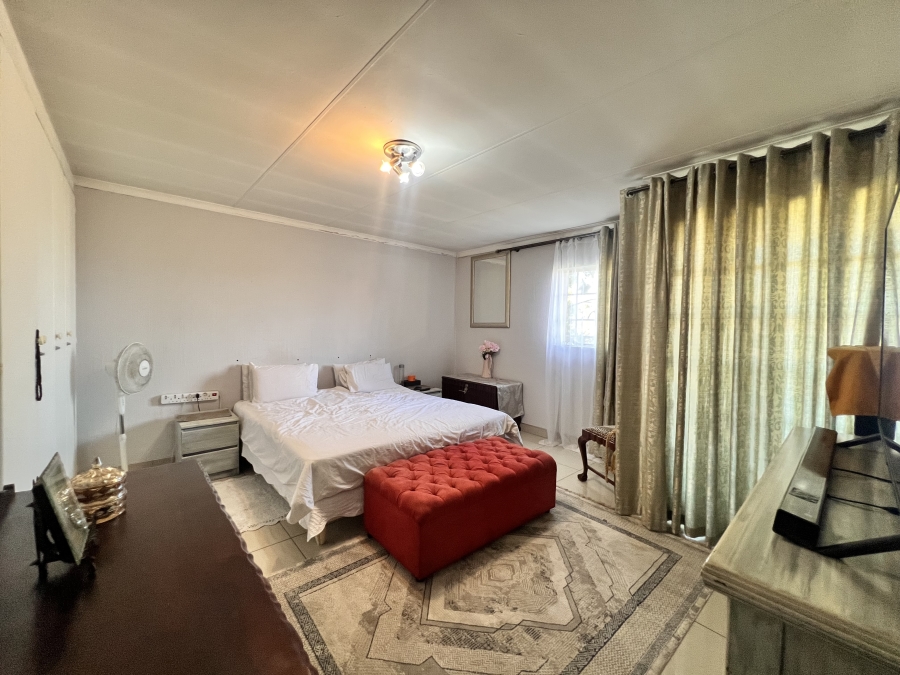 2 Bedroom Property for Sale in Noordwyk Gauteng