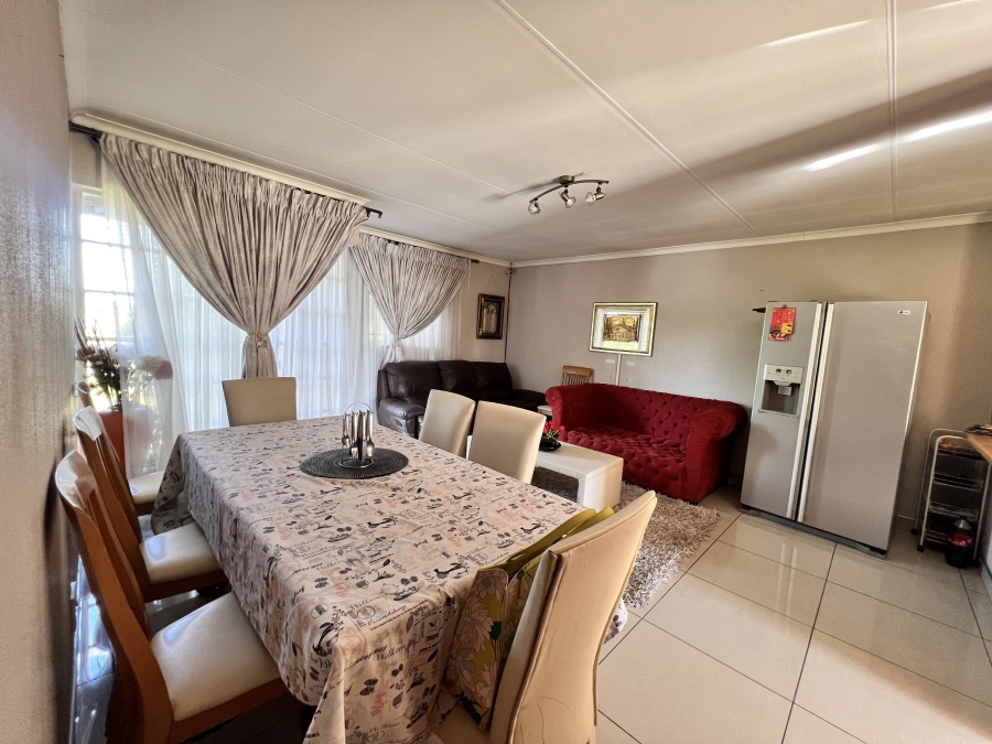 2 Bedroom Property for Sale in Noordwyk Gauteng