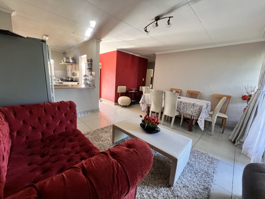 2 Bedroom Property for Sale in Noordwyk Gauteng