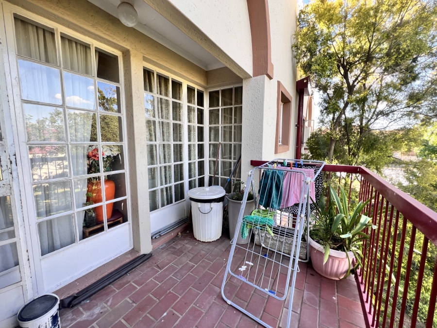 2 Bedroom Property for Sale in Noordwyk Gauteng