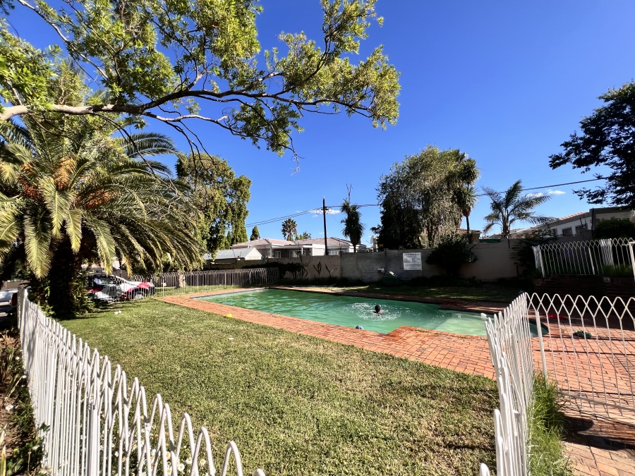 2 Bedroom Property for Sale in Noordwyk Gauteng