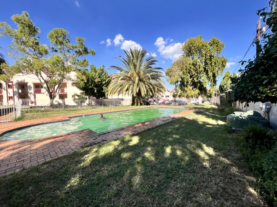 2 Bedroom Property for Sale in Noordwyk Gauteng