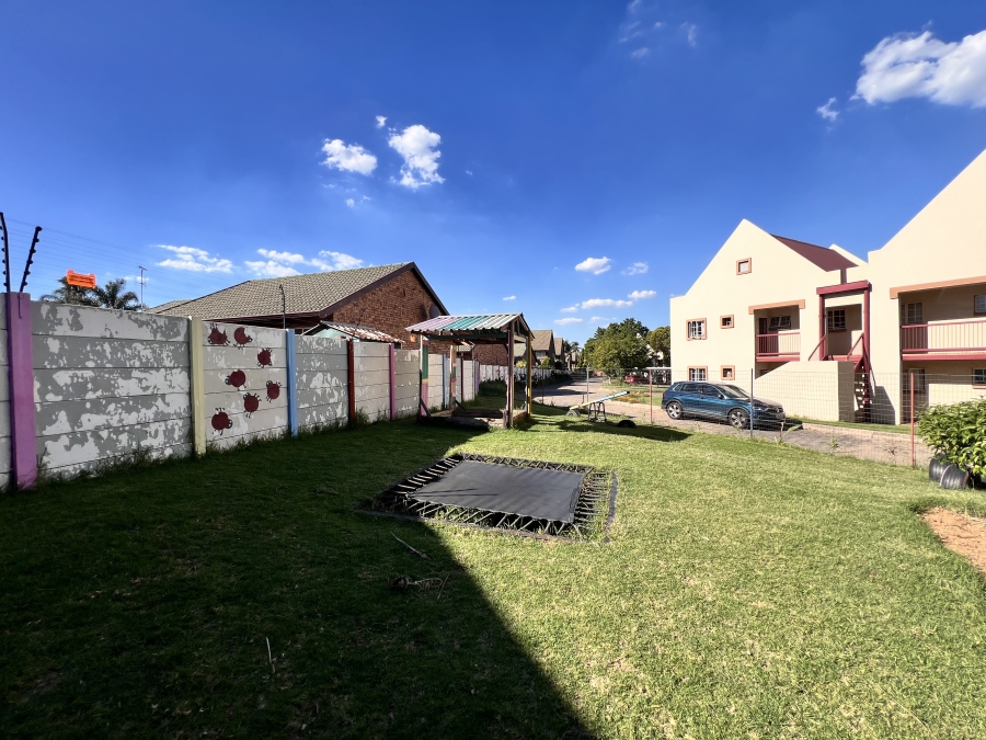 2 Bedroom Property for Sale in Noordwyk Gauteng