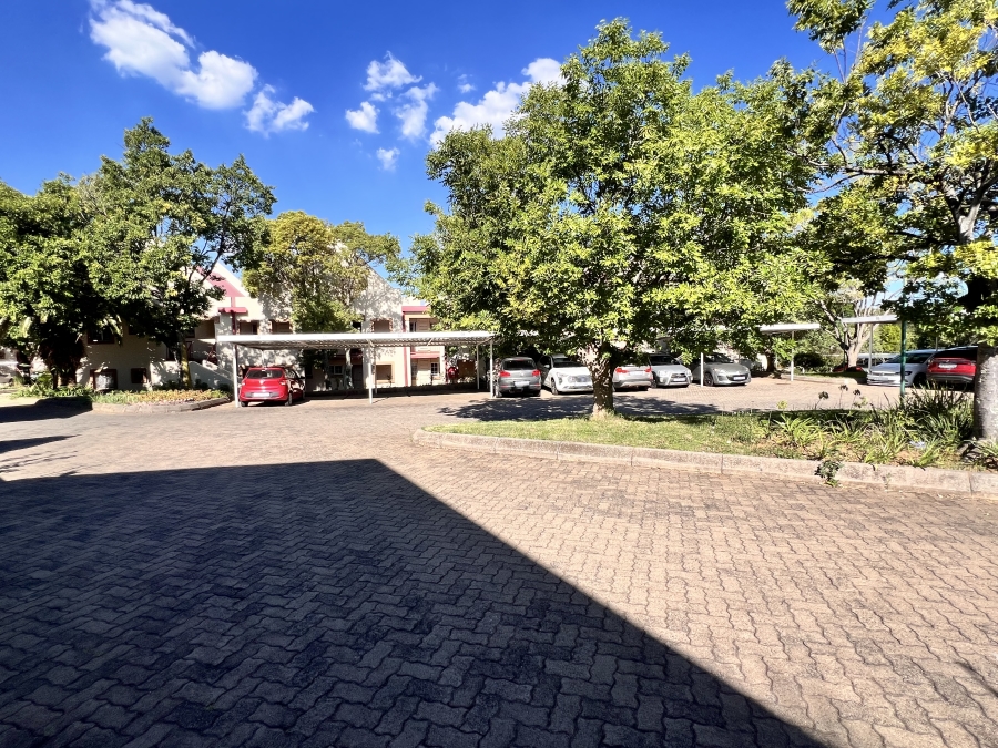 2 Bedroom Property for Sale in Noordwyk Gauteng