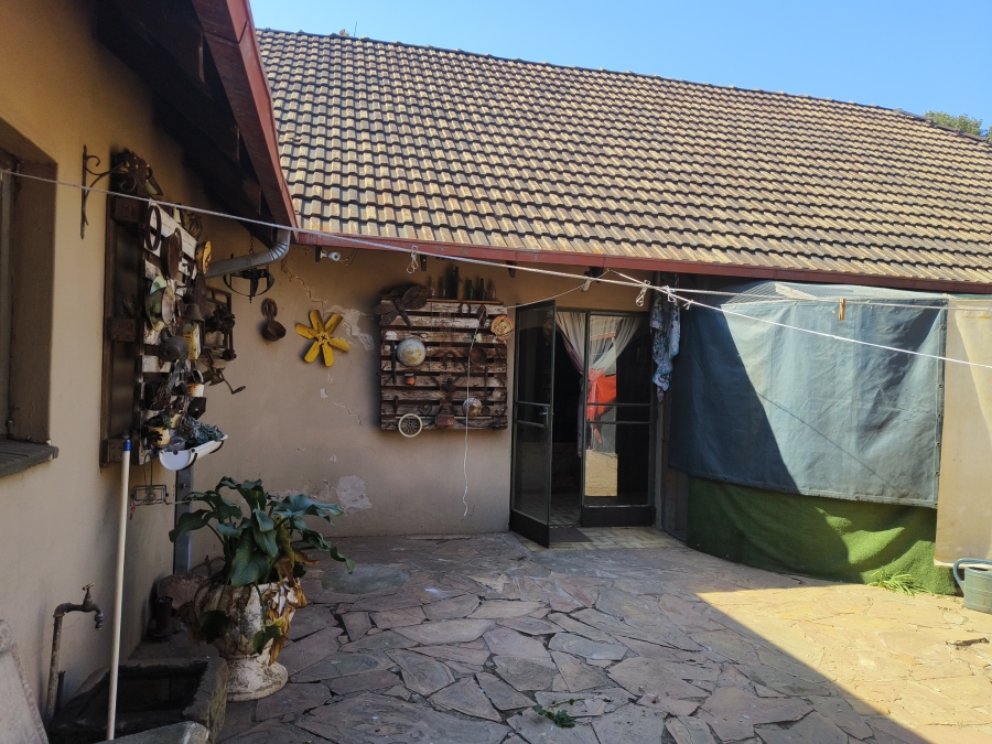 5 Bedroom Property for Sale in Valtaki Gauteng