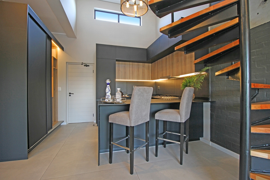 1 Bedroom Property for Sale in Hurlingham Gauteng