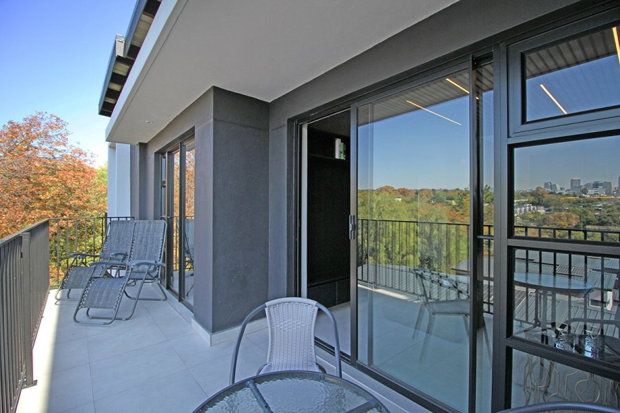 1 Bedroom Property for Sale in Hurlingham Gauteng