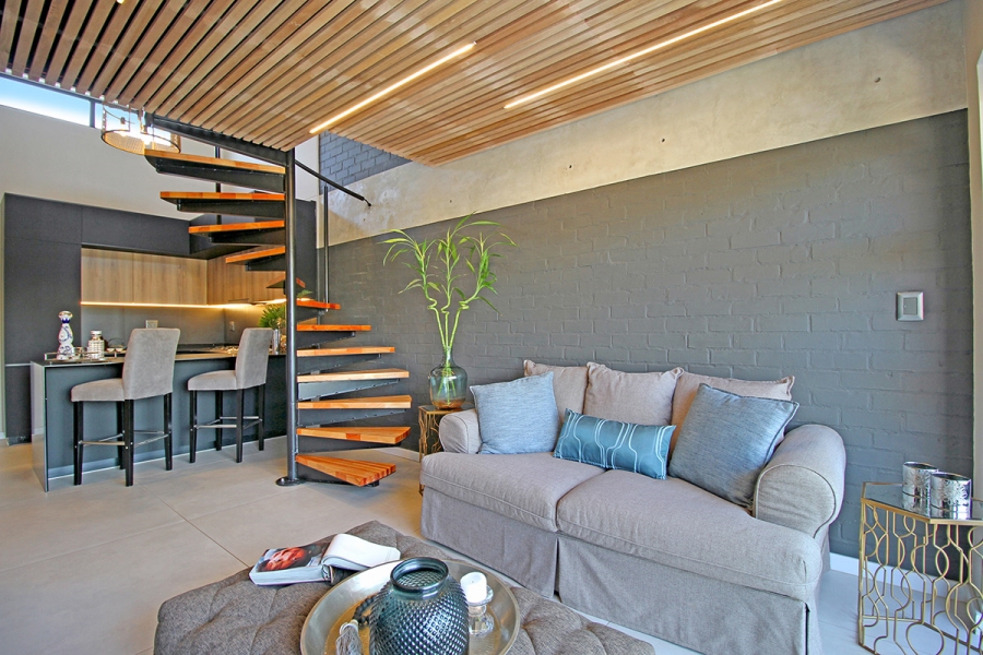 1 Bedroom Property for Sale in Hurlingham Gauteng