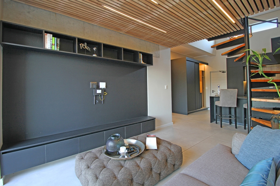 1 Bedroom Property for Sale in Hurlingham Gauteng