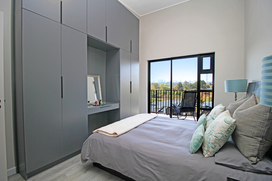 1 Bedroom Property for Sale in Hurlingham Gauteng