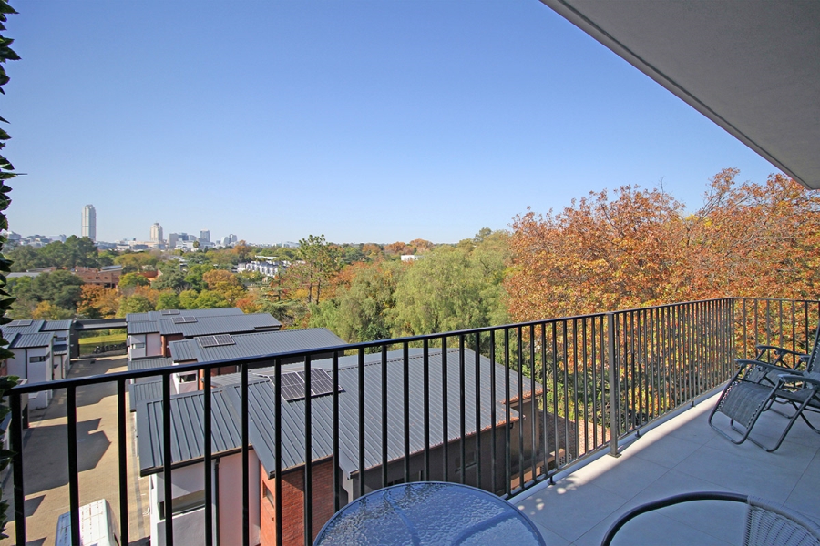 1 Bedroom Property for Sale in Hurlingham Gauteng