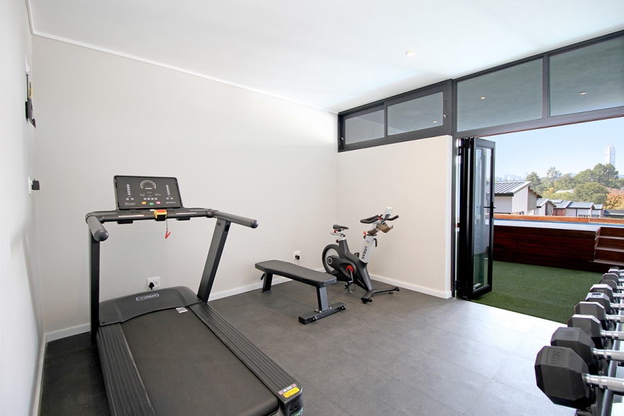 1 Bedroom Property for Sale in Hurlingham Gauteng