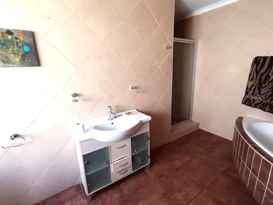 6 Bedroom Property for Sale in Rynfield Gauteng