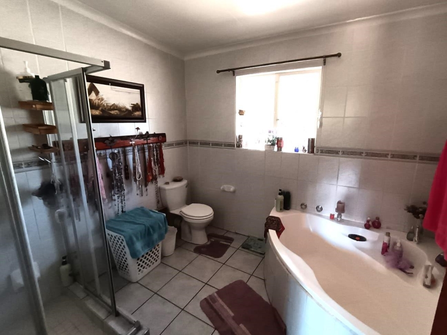 6 Bedroom Property for Sale in Rynfield Gauteng