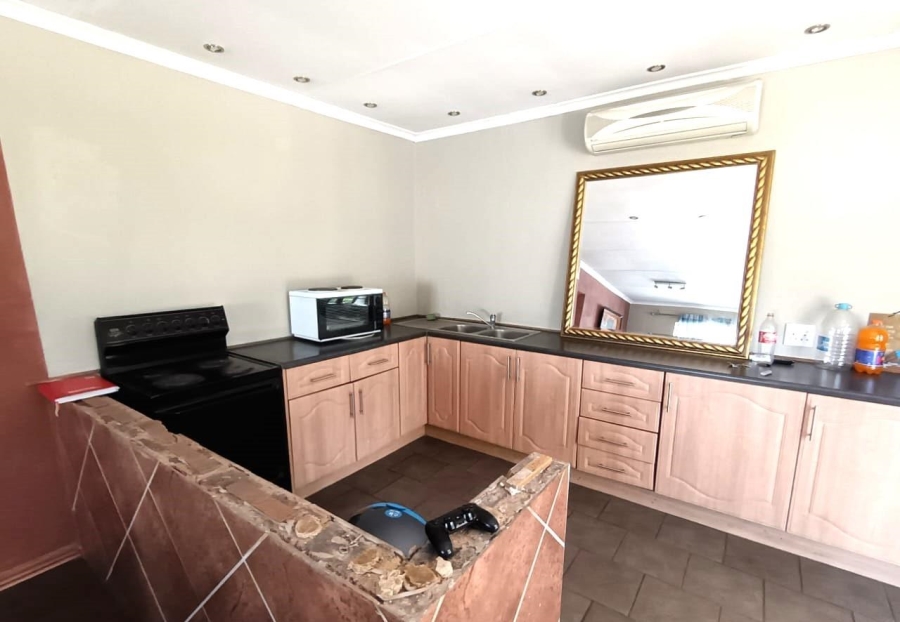 6 Bedroom Property for Sale in Rynfield Gauteng