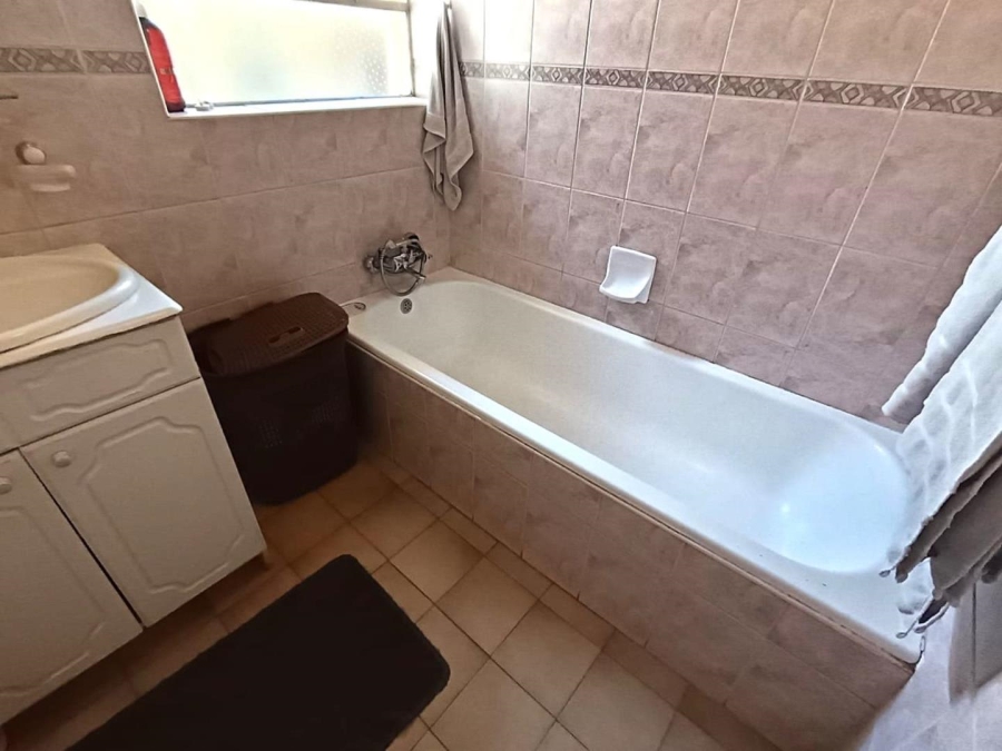 4 Bedroom Property for Sale in Morehill Gauteng