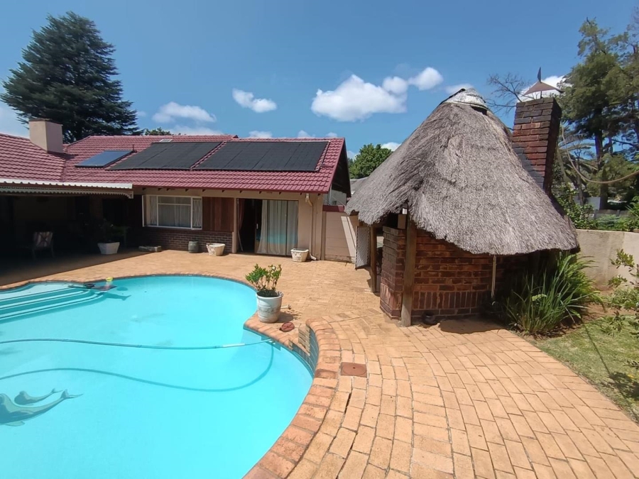 4 Bedroom Property for Sale in Morehill Gauteng