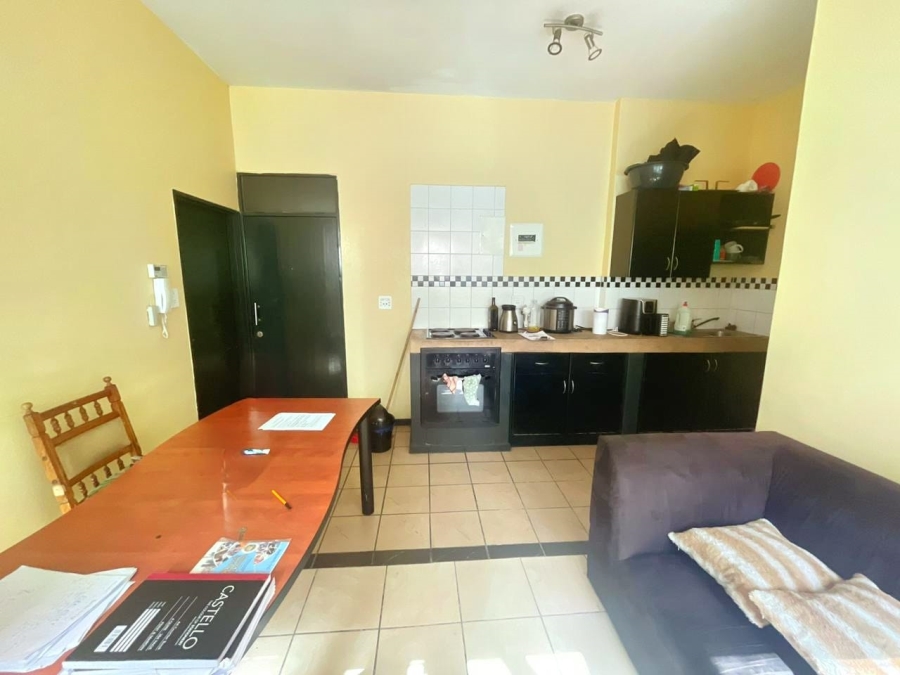 To Let 2 Bedroom Property for Rent in Braamfontein Gauteng