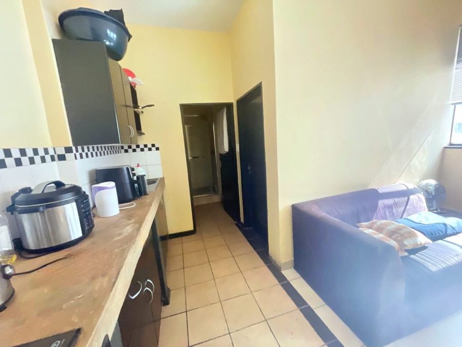 To Let 2 Bedroom Property for Rent in Braamfontein Gauteng