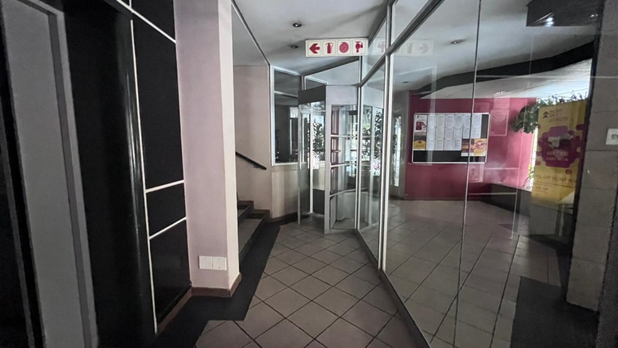 To Let 2 Bedroom Property for Rent in Braamfontein Gauteng