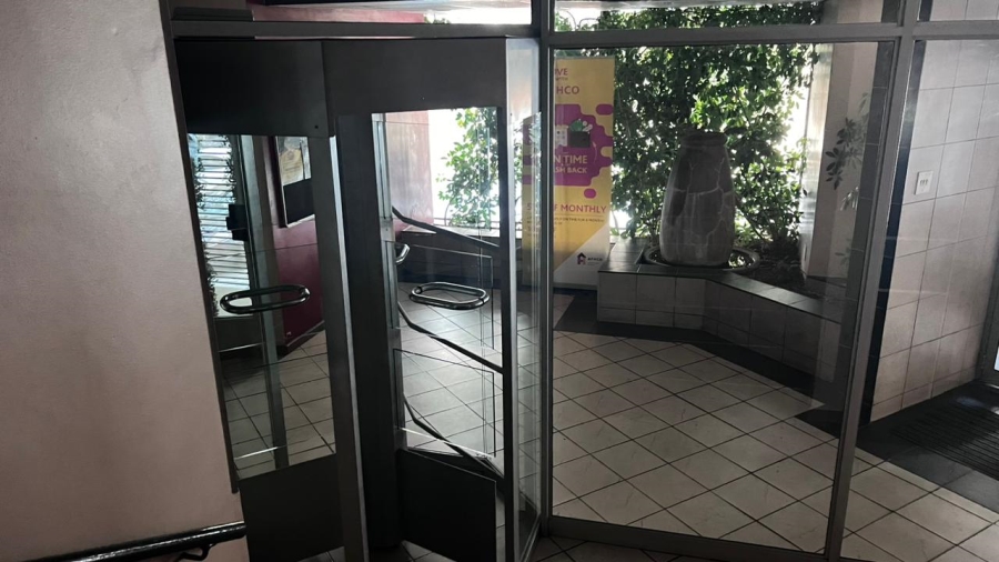 To Let 2 Bedroom Property for Rent in Braamfontein Gauteng