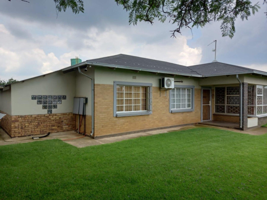 4 Bedroom Property for Sale in Hillside Gauteng