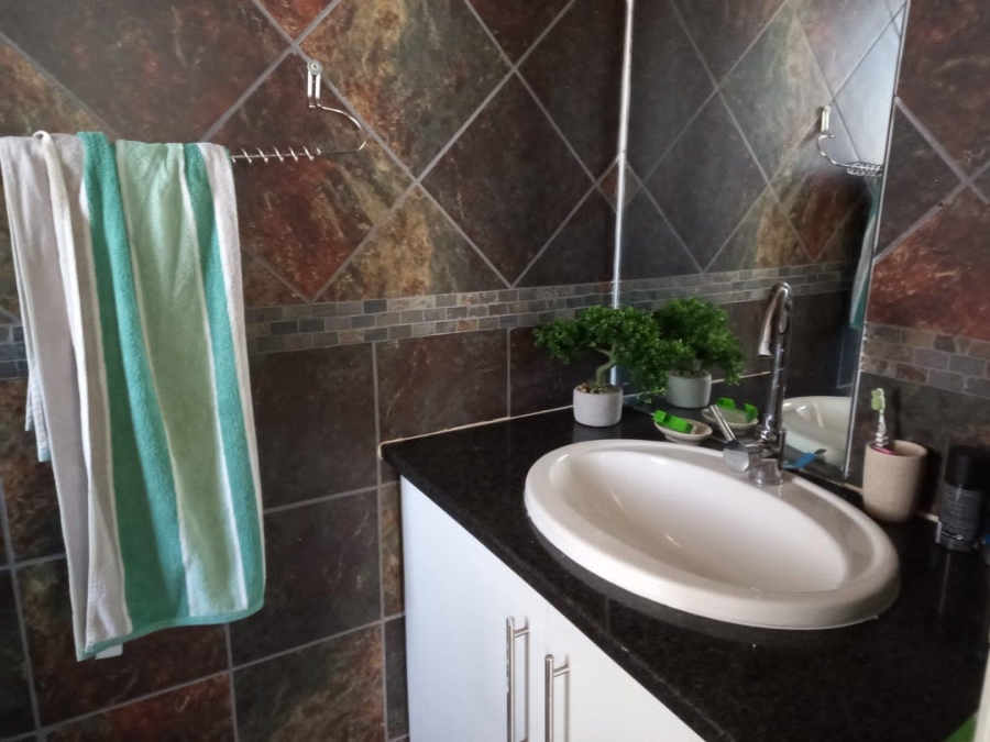 4 Bedroom Property for Sale in Hillside Gauteng