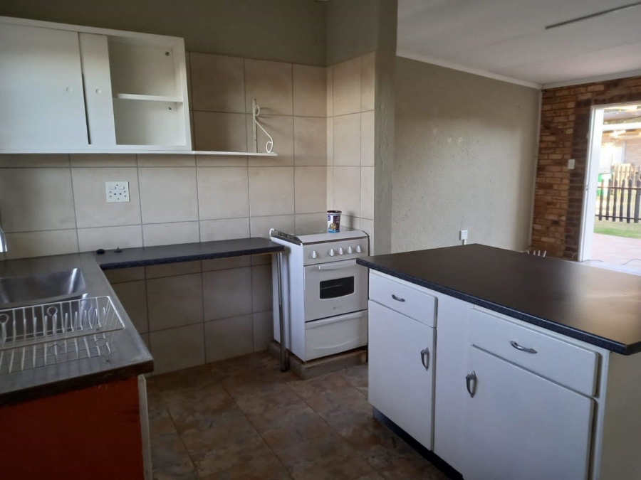 4 Bedroom Property for Sale in Hillside Gauteng