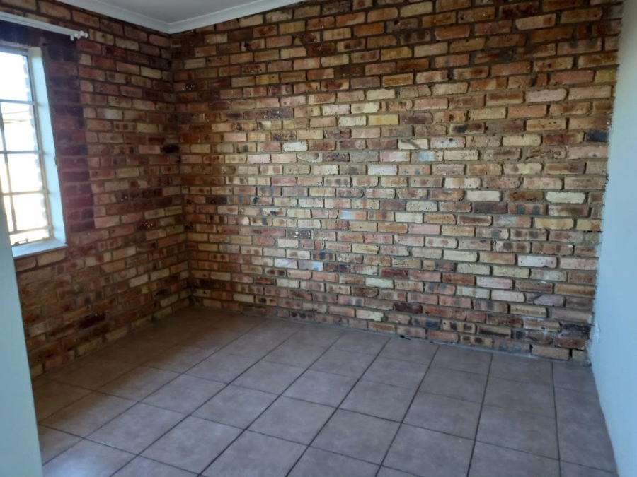 4 Bedroom Property for Sale in Hillside Gauteng