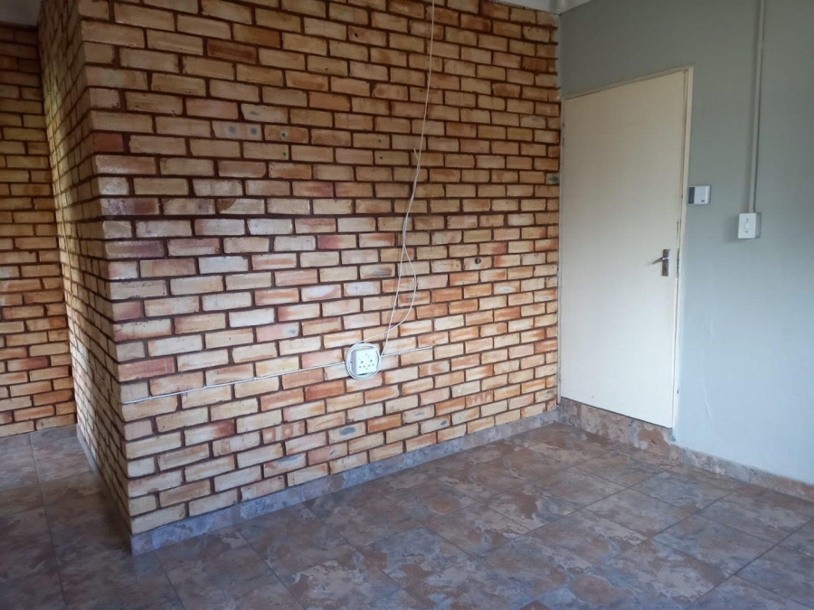 4 Bedroom Property for Sale in Hillside Gauteng