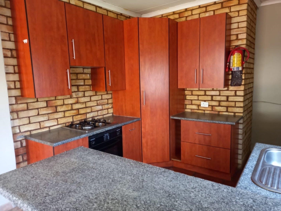4 Bedroom Property for Sale in Hillside Gauteng