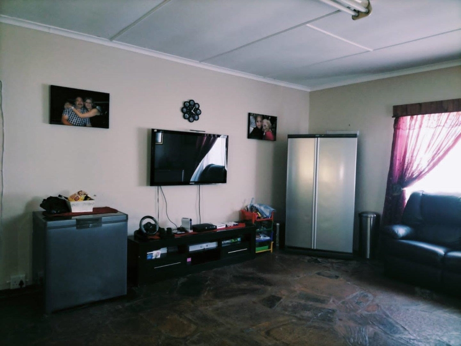 4 Bedroom Property for Sale in Greenhills Gauteng