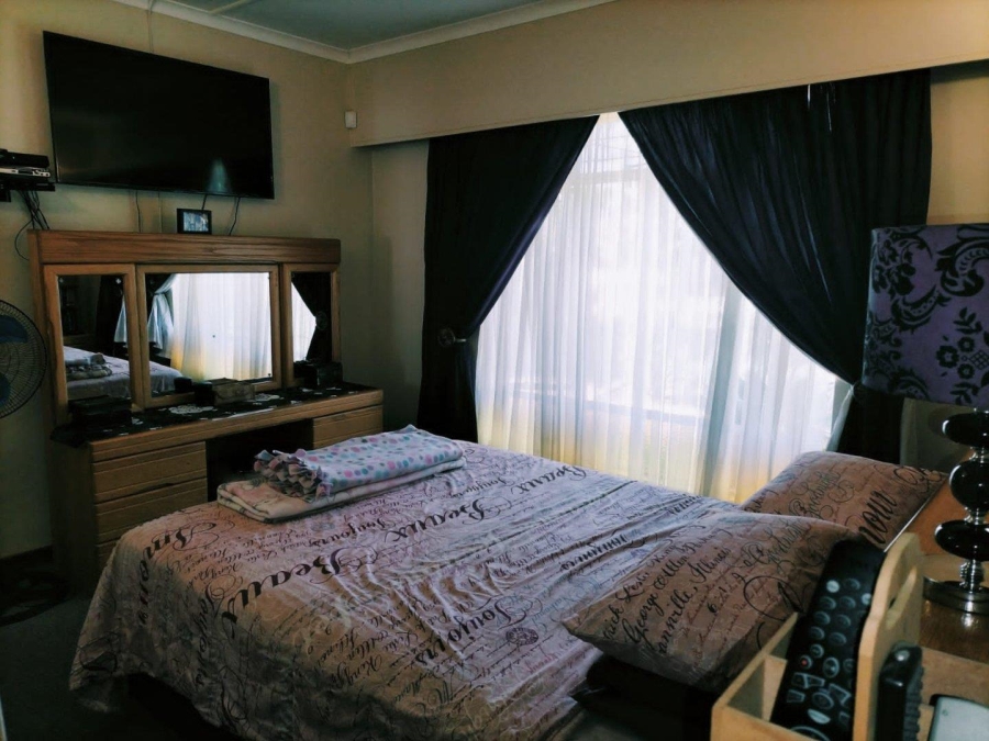 4 Bedroom Property for Sale in Greenhills Gauteng