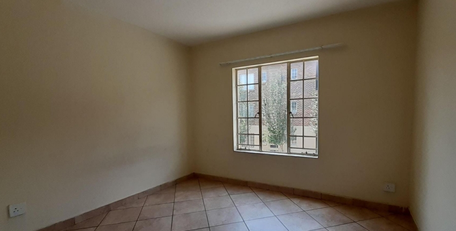 2 Bedroom Property for Sale in Kosmosdal Gauteng
