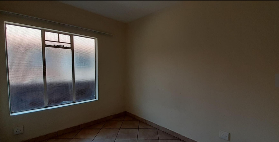 2 Bedroom Property for Sale in Kosmosdal Gauteng