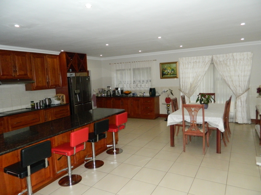 4 Bedroom Property for Sale in Faerie Glen Gauteng