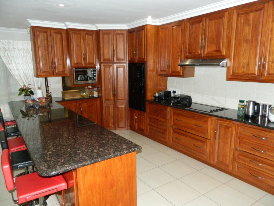 4 Bedroom Property for Sale in Faerie Glen Gauteng