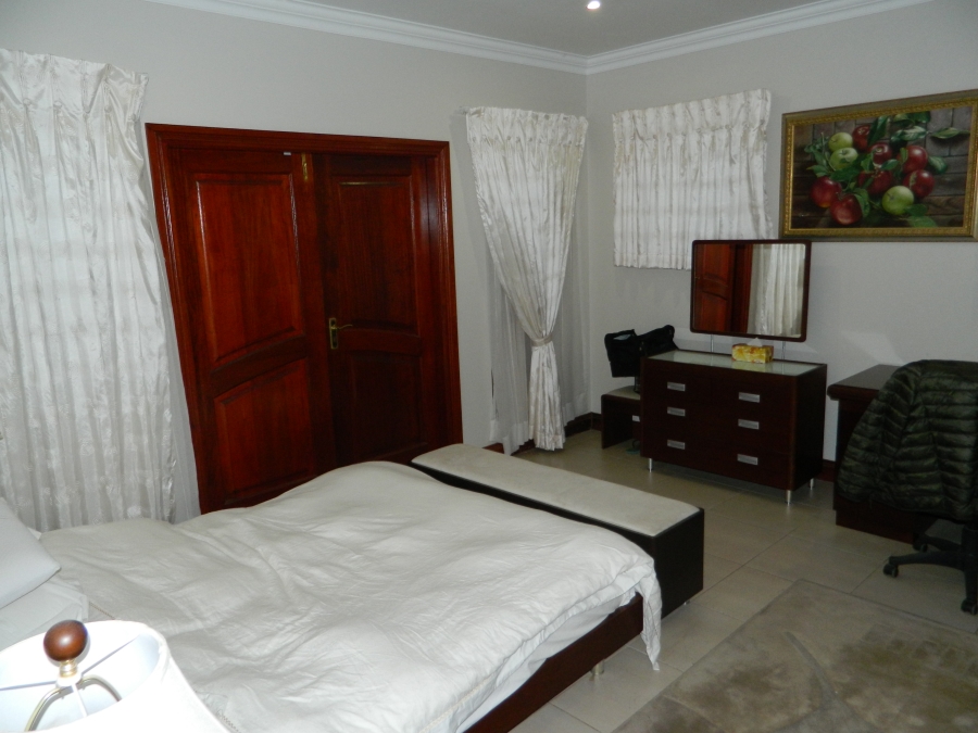 4 Bedroom Property for Sale in Faerie Glen Gauteng