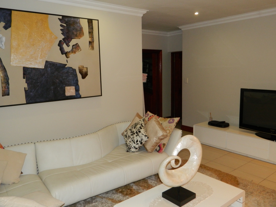 4 Bedroom Property for Sale in Faerie Glen Gauteng