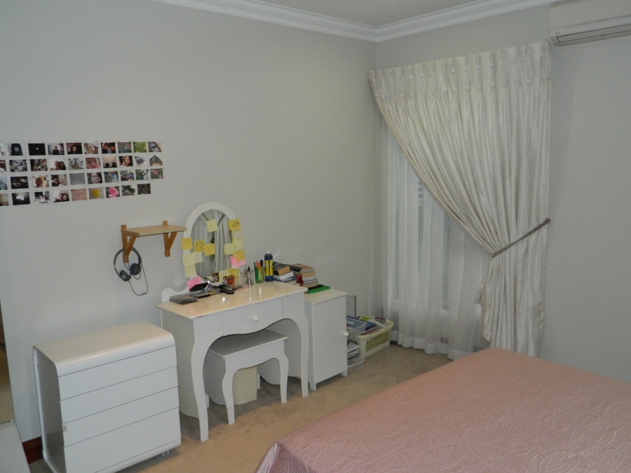 4 Bedroom Property for Sale in Faerie Glen Gauteng
