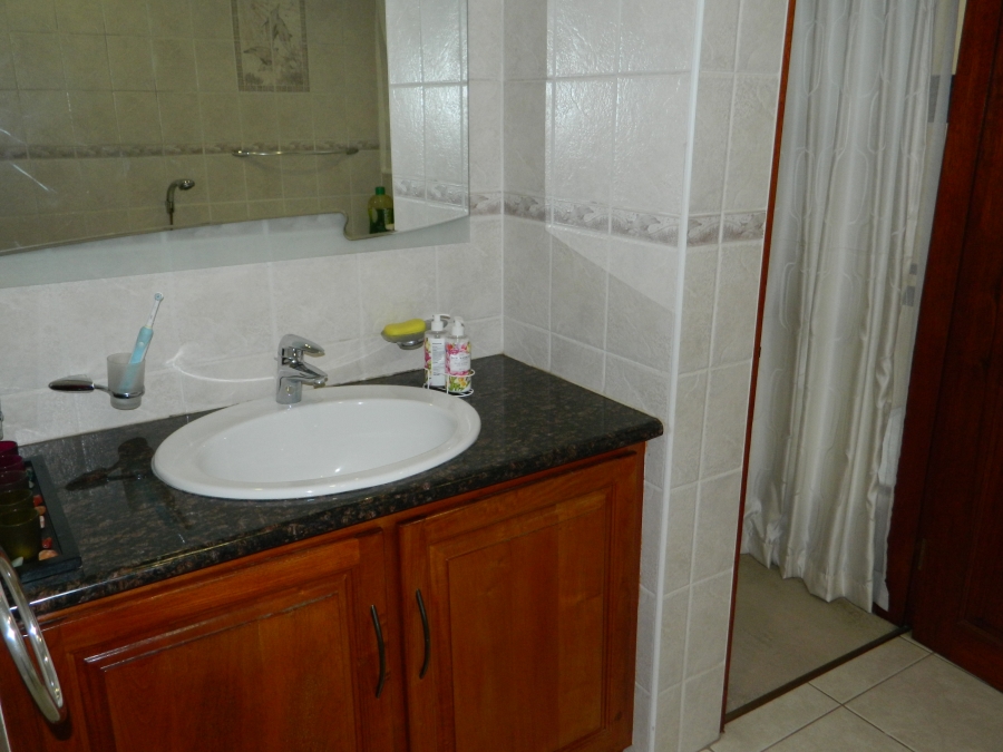 4 Bedroom Property for Sale in Faerie Glen Gauteng